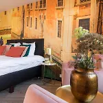 Boutique Hotel De Statie מלון 3*