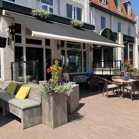 Boutique Hotel De Statie 3*