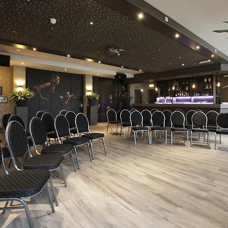 Boutique Hotel De Statie מלון ואלקנסווארד