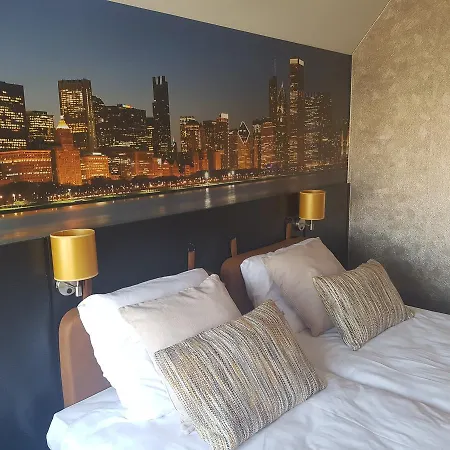 Boutique Hotel De Statie מלון 3*
