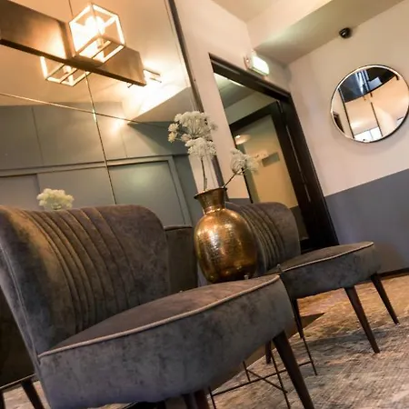 Boutique Hotel De Statie מלון ואלקנסווארד