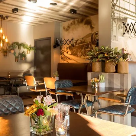 Boutique Hotel De Statie 3* ואלקנסווארד