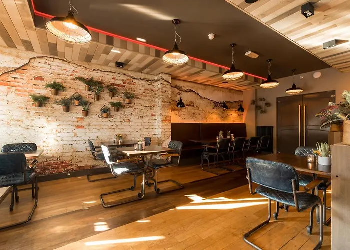 Boutique Hotel De Statie Otel 3*